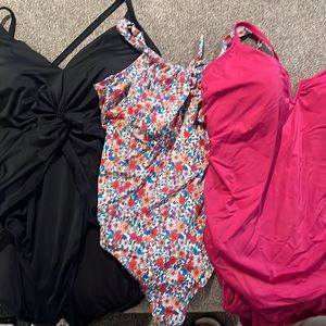 TIME AND TRU 2XL (20W-22W) lot of 3 one-piece swimsuits, black, pink & multi